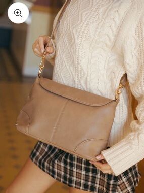 Kit crossbody purse